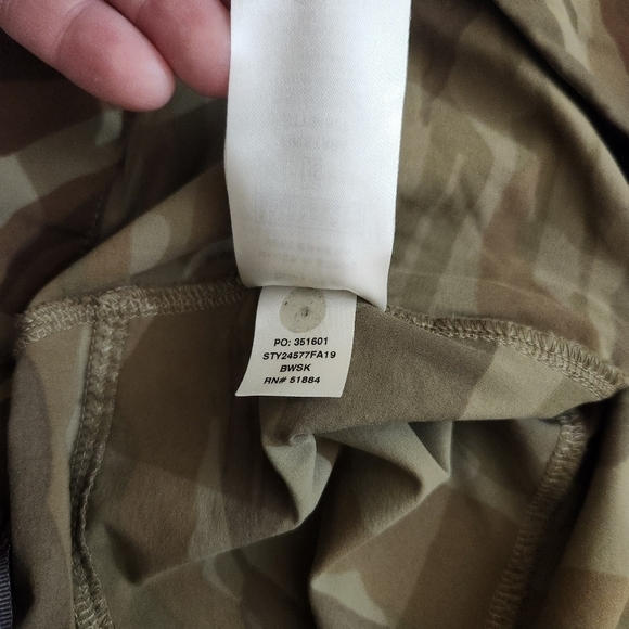 Patagonia Camouflage Shorts Mens, sz 40 - Picture 4 of 11